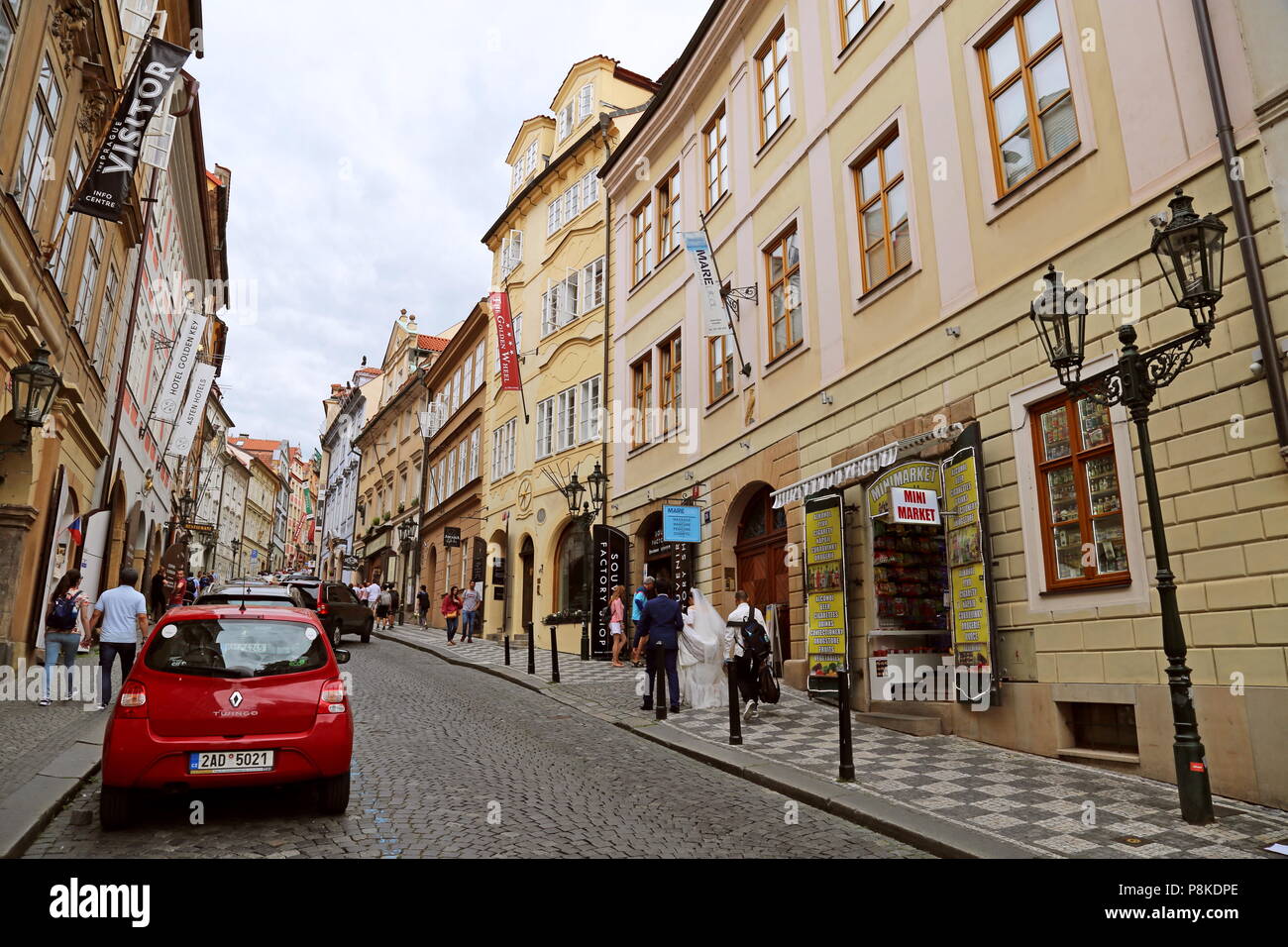 Nerudova, Malá Strana (Quartiere Piccolo), Praga Cechia (Repubblica Ceca), Europa Foto Stock