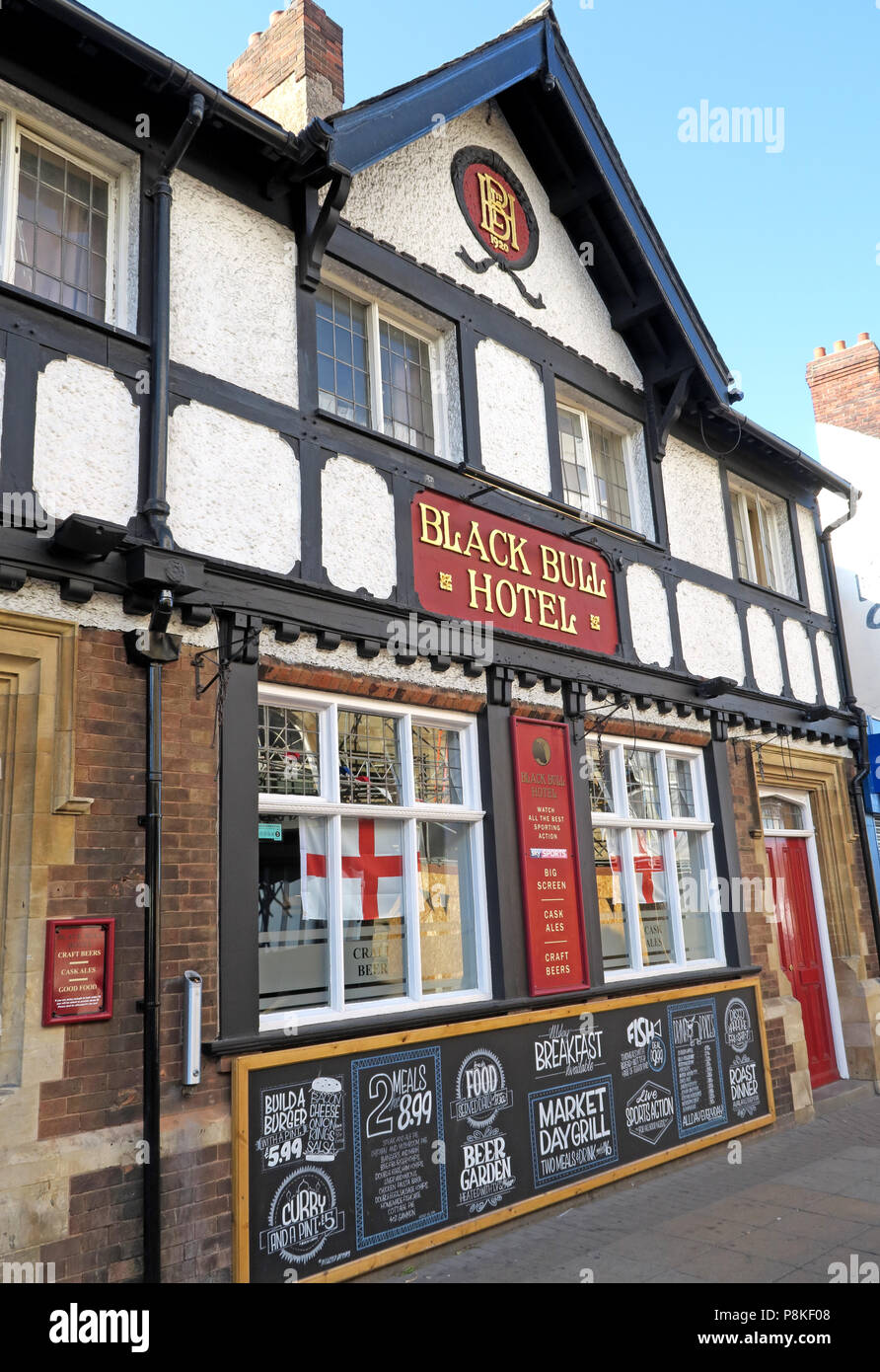 Il Black Bull Hotel, luogo di mercato, stabilimento di Doncaster, nello Yorkshire, Inghilterra, Regno Unito Foto Stock