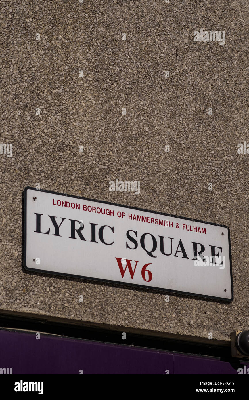Lyric Square strada segno, Hammersmith, London, England, Regno Unito Foto Stock