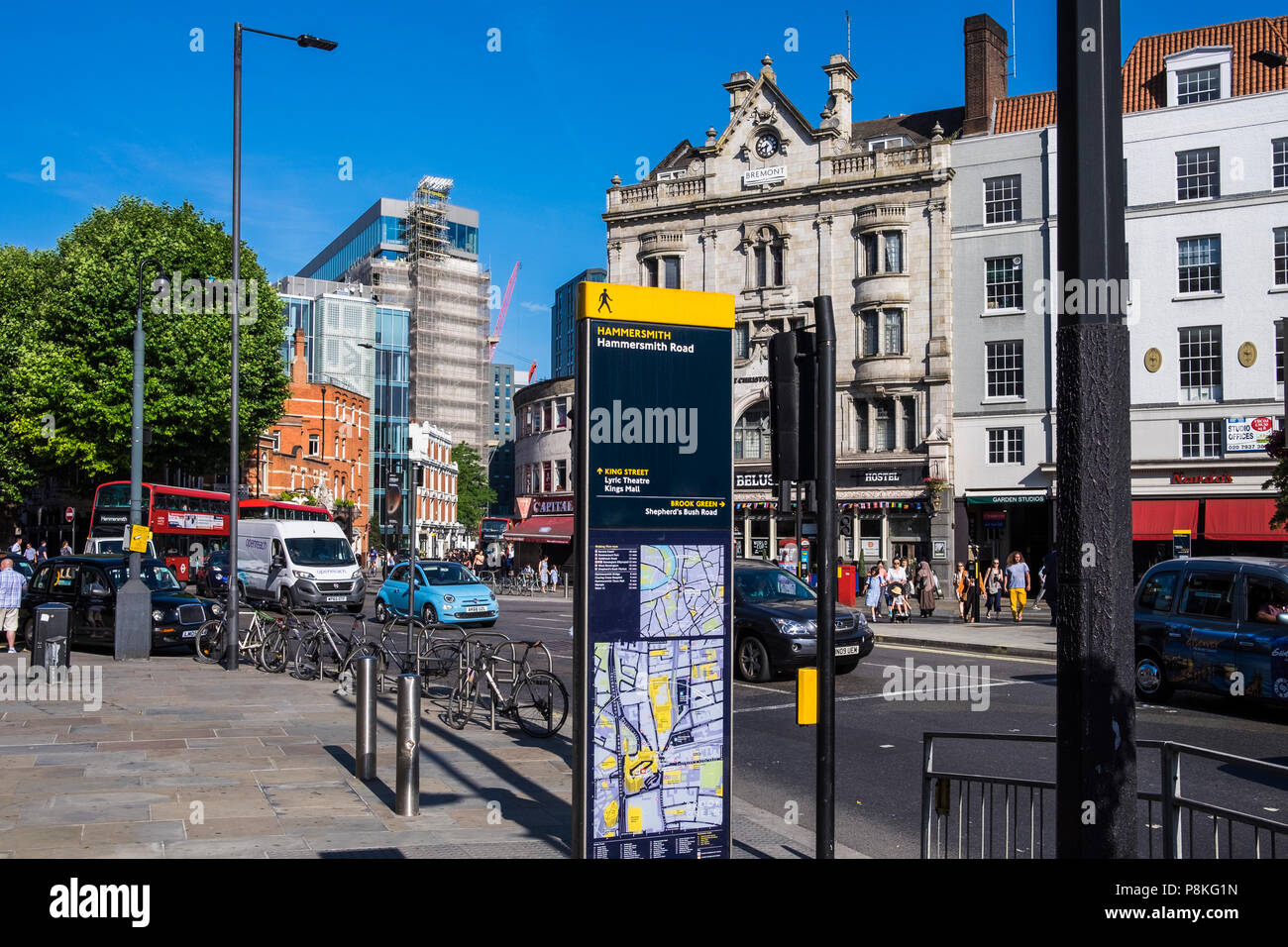 Il centro di Hammersmith, Hammersmith, London, England, Regno Unito Foto Stock