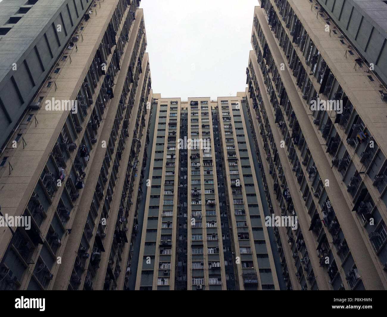 Foto di un edificio a torre nella città di Hong Kong in Asia. Si tratta di architettura tipica costruzione dalla città cinese Foto Stock