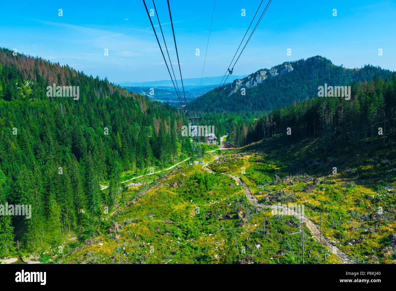 La ripresa di un paesaggio bello della montagna dalla funivia, Polonia Foto Stock