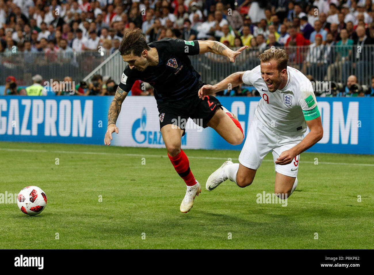 Mosca, Russia. 11 luglio 2018. Sime Vrsaljko della Croazia e Harry Kane di Inghilterra durante il 2018 FIFA World Cup Semi Final match tra Croazia e Inghilterra a Luzhniki Stadium il 11 luglio 2018 a Mosca, in Russia. Credito: Immagini di PHC/Alamy Live News Foto Stock