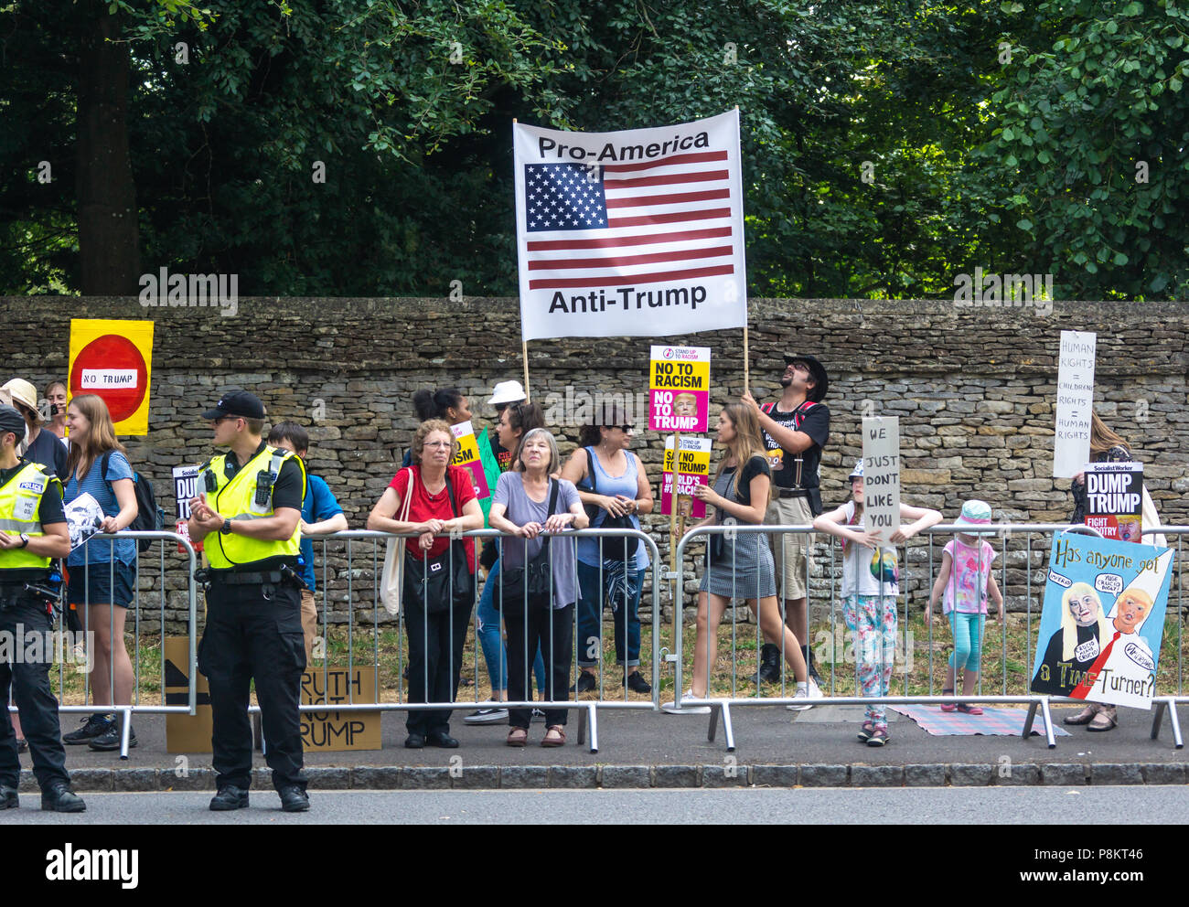 Woodstock 12 luglio 2018 dimostranti anti anti anti Trump Bridget Catterall Woodstock, UK Alamy Live News Foto Stock
