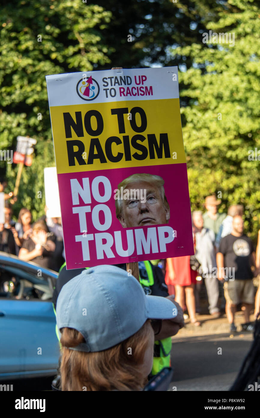 Londra, Regno Unito. 12 Luglio, 2018. Trump demo Blenheim Palace Credito: Graham Lenton/Alamy Live News Foto Stock