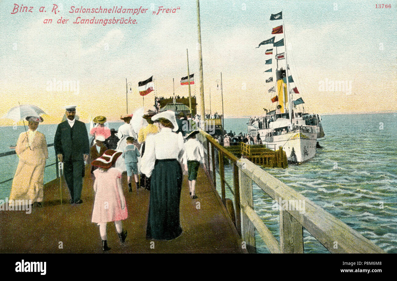 Binz su Rügen: Salonschnelldampfer 'Freia' presso il molo, Foto Stock