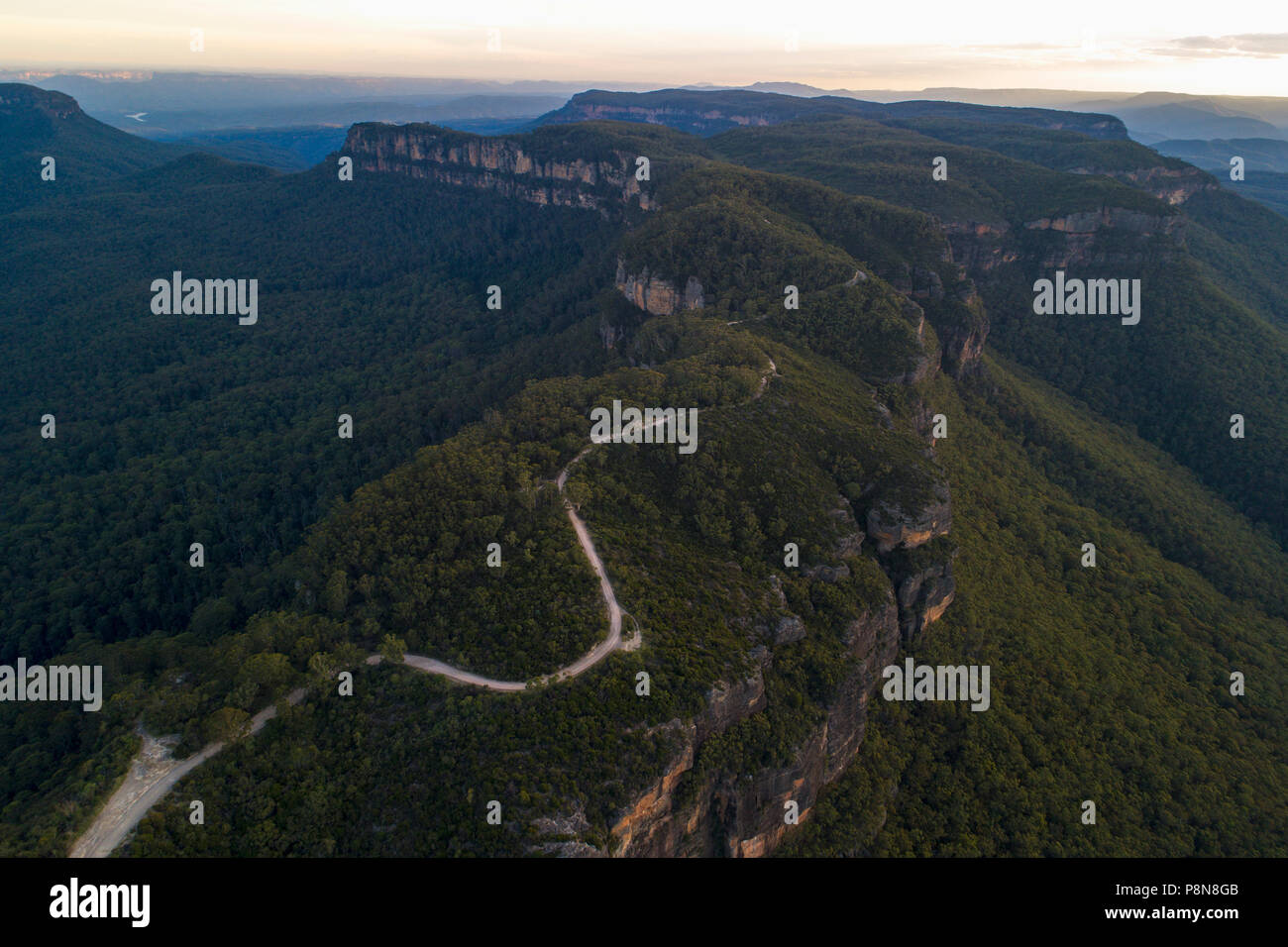 Road in Jamison Valley nel Blue Mountains National Park Foto Stock