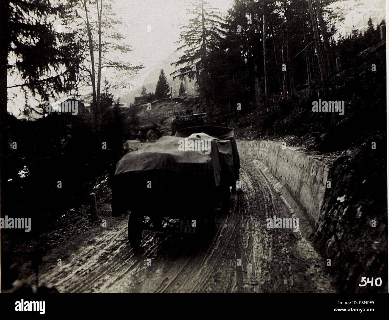 20 30,5 cm Mörser serpentina passiert im Gadertal, 21.6.1916. (BildID 15582555) Foto Stock