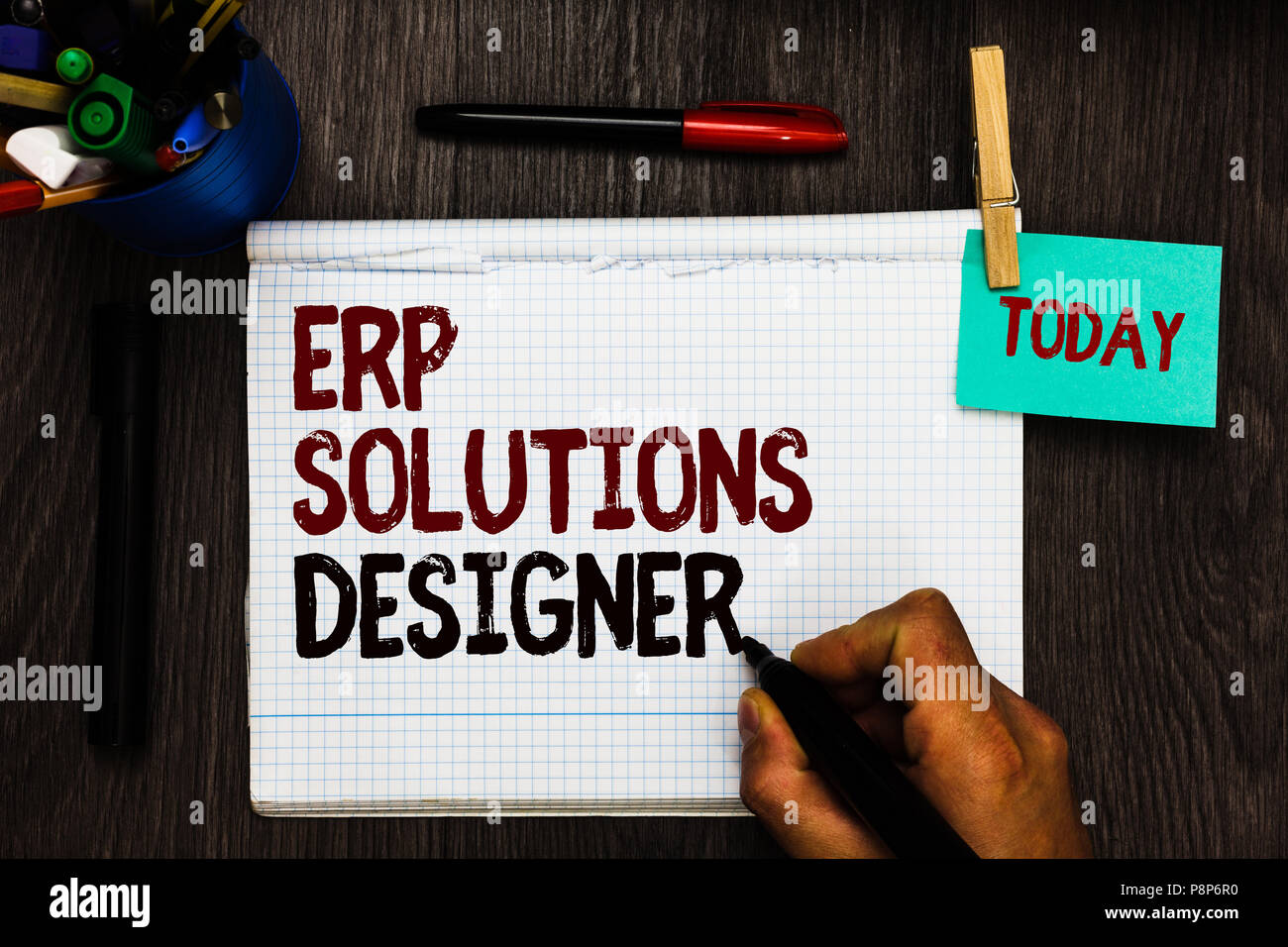 Conceptual la scrittura a mano che mostra le soluzioni ERP Designer. Business photo testo ottimizzato elegante modularizzato e riutilizzabile possibile registrare le pagine handwri Foto Stock