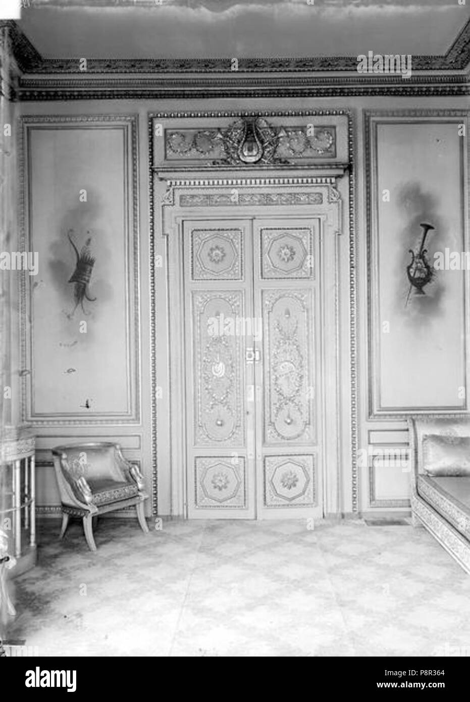 445 Palais de l' Elysée - Porte, fauteuil et causeuse - Paris - Médiathèque de l'architecture et du patrimoine - APMH00019204 Foto Stock