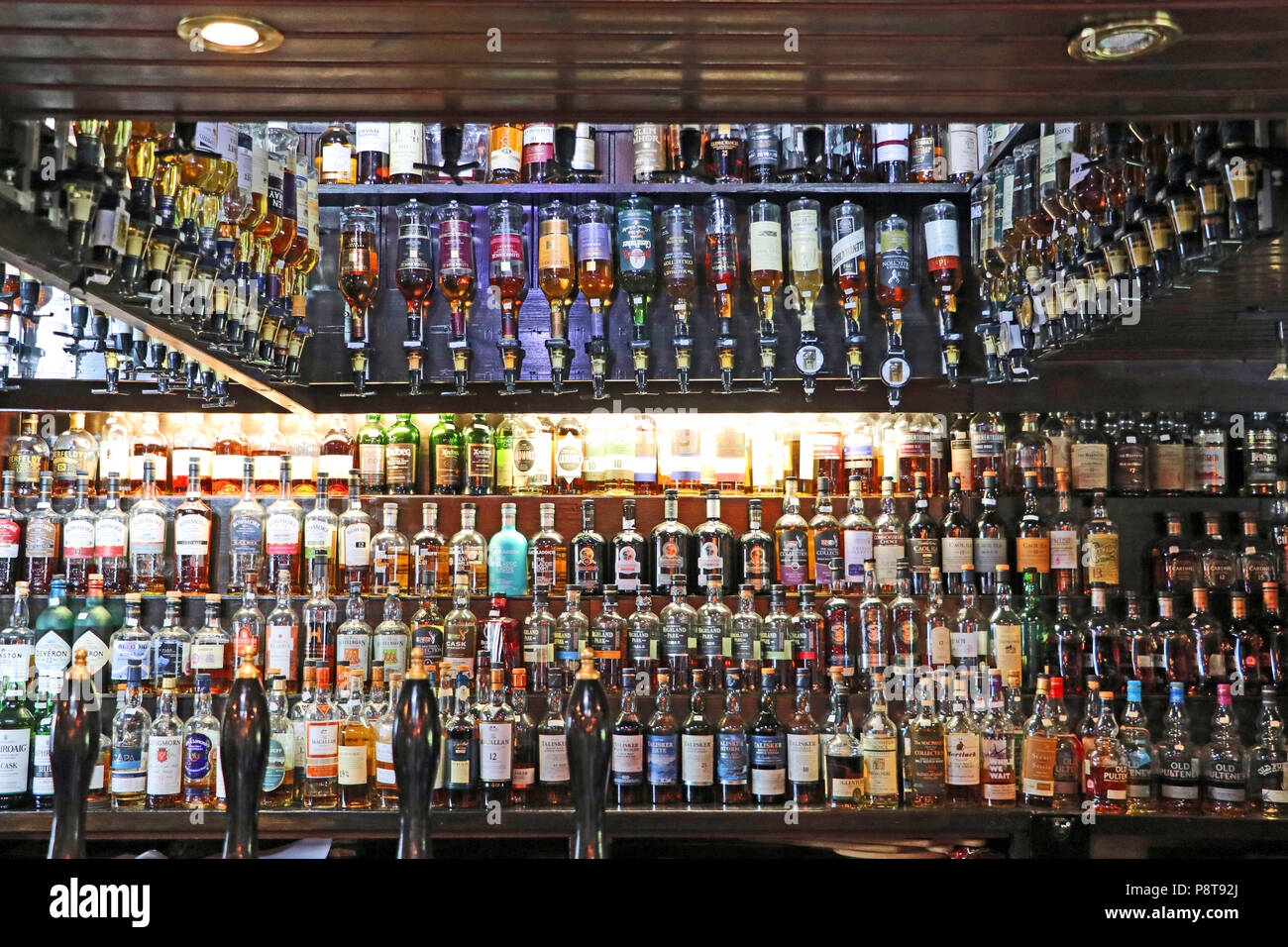 Bottiglie di whisky Foto Stock