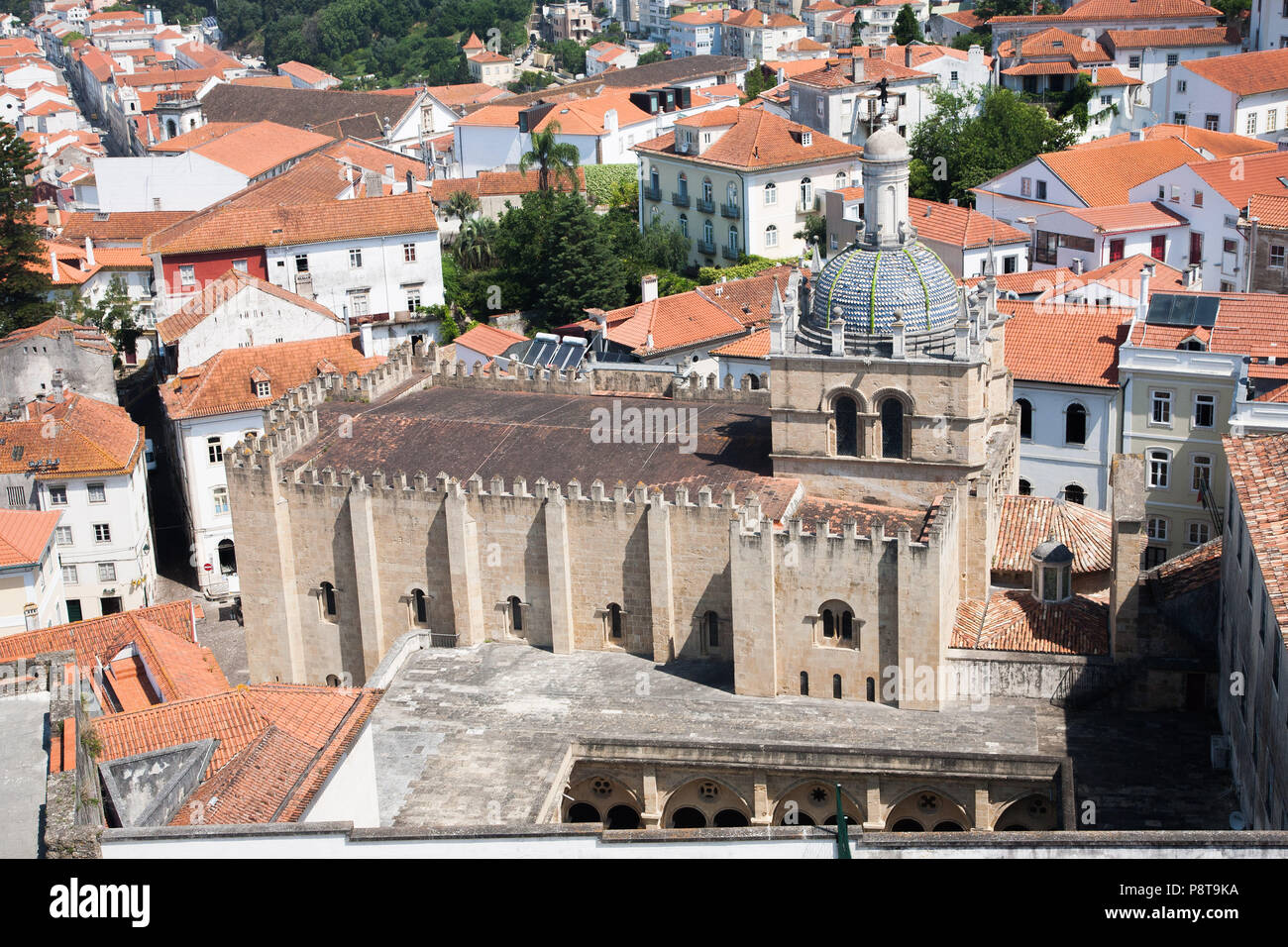 Il vecchio, romanico (inizio del XIII secolo), Cattedrale a Coimbra, Portogallo Foto Stock