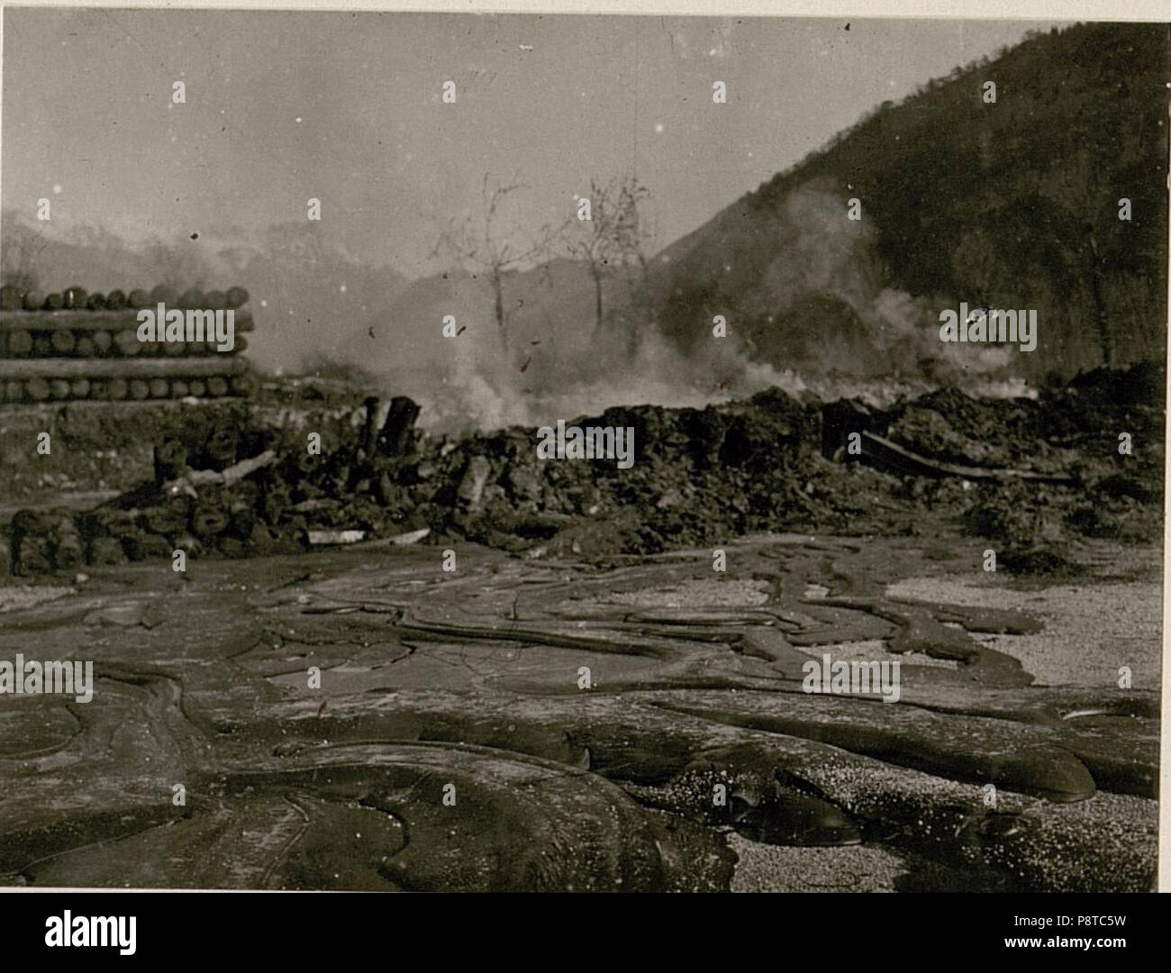. 69 Brennendes Schanzzeugdepot Tolmezzo. (BildID 15508179) Foto Stock