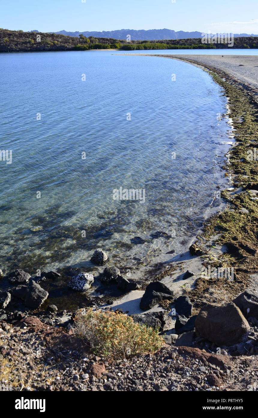 Acque blu del mare di Cortez isola paesaggio seascape litorale Foto Stock