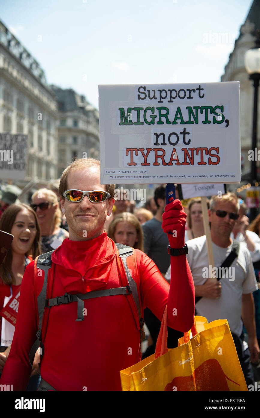 Londra, Regno Unito. 13 luglio 2018. Trump protesta - protestare contro Donald Trump sulla visita al Regno Unito. Credito: A.Bennett Foto Stock