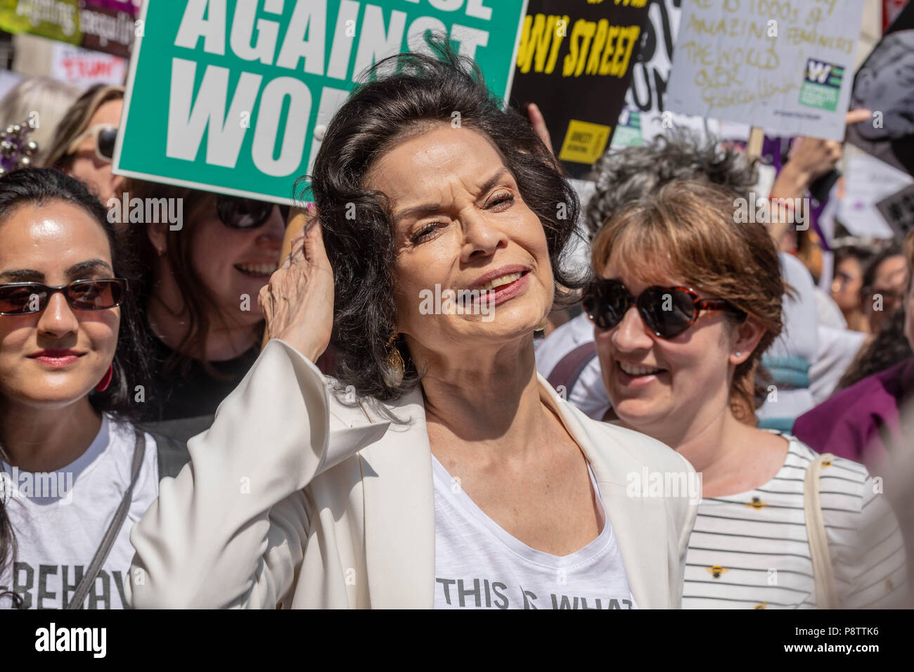 Londra, UK, 13 luglio 2018 Donna di marzo - portare con sé il rumore anti trump dimostrazione nella foto Bianca Jagger, Credito Ian Davidson/Alamy Live News Foto Stock
