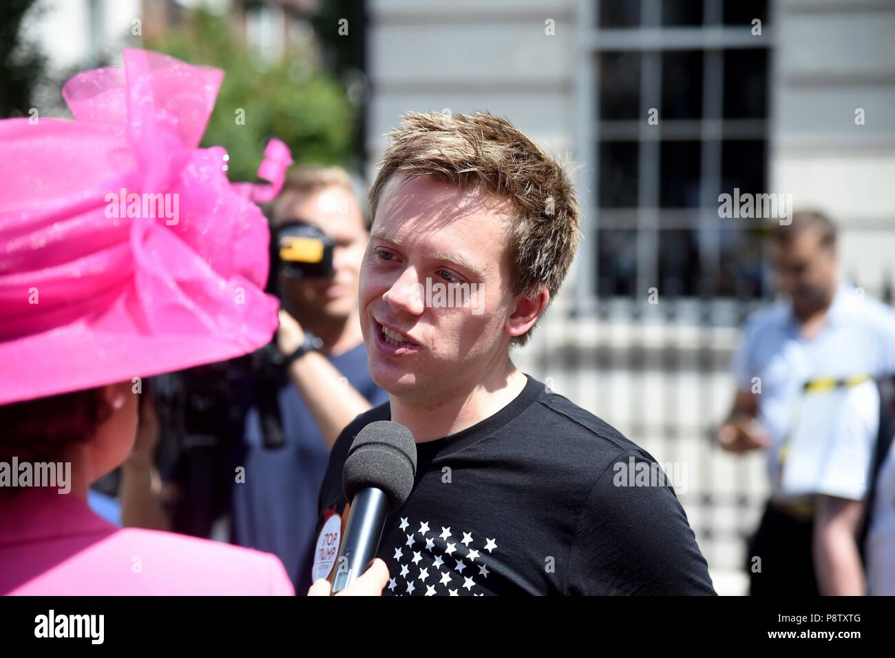 Londra, Regno Unito. 13 luglio 2018. Marcia di protesta contro il Regno Unito visita del Presidente statunitense Donald Trump, London, Regno Unito Owen Jones Credito: Finnbarr Webster/Alamy Live News Foto Stock