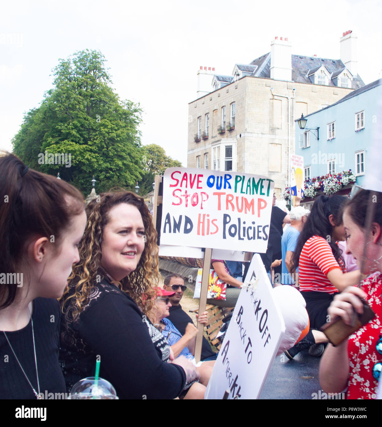 2018 luglio: I manifestanti anti anti anti Trump si sono riuniti oggi al di fuori del Castello di Windsor, prima di una visita del presidente degli Stati Uniti. Windsor, UK Bridget Catterall Windsor, UK Alamy Live News UK Foto Stock