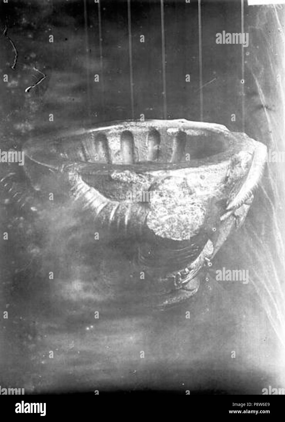 51 Basilique Saint-Sauveur de Dinan (Côtes d'Armor), Sap bénitier01 mh p033343 Foto Stock