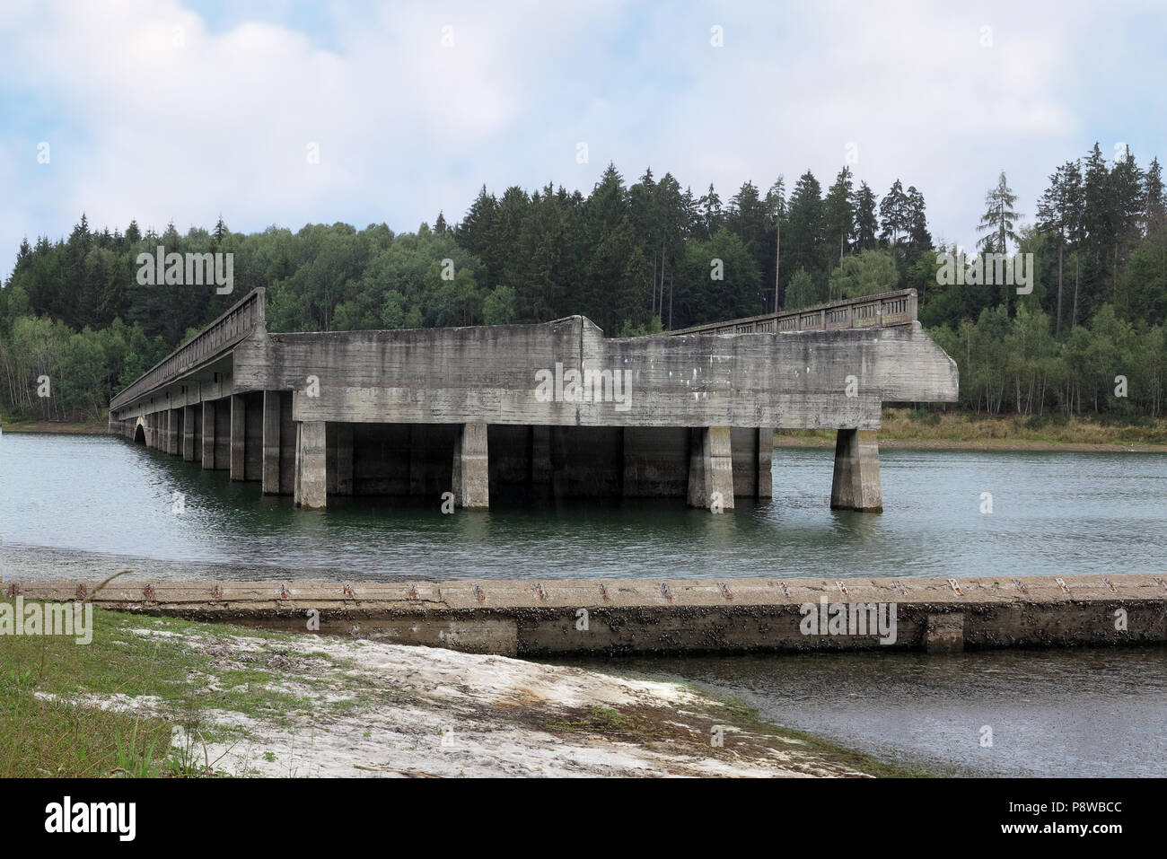 Incompiuta autostrada ponte dalla II guerra mondiale, Repubblica Ceca Foto Stock