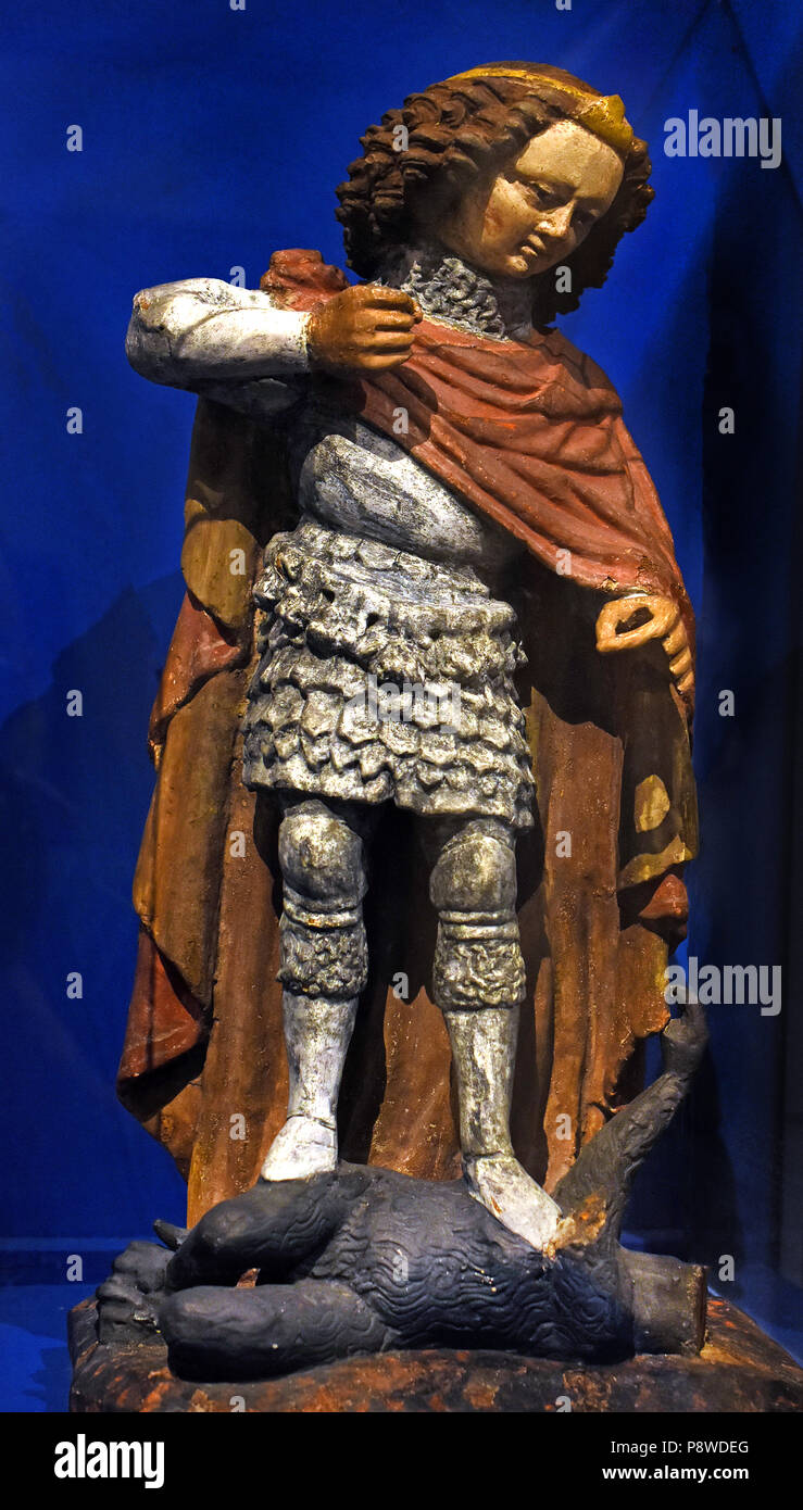 San Michele Arcangelo 1440-1449 da scultore Tirolese - San Michele Arcangelo 1440-1449 da scultore tirolese Italia Italiano Foto Stock
