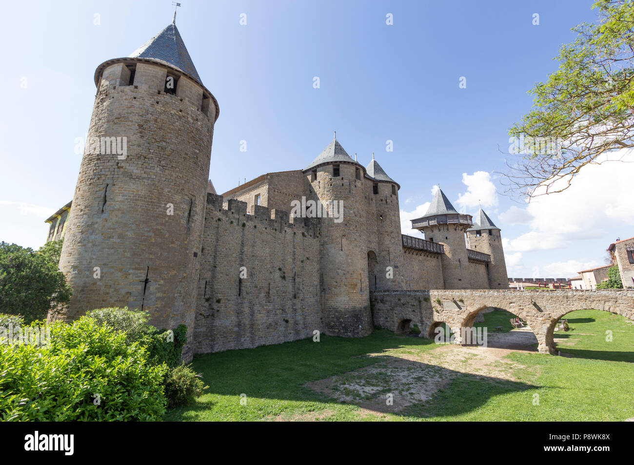 La Cité medievale di Carcassonne, dipartimento francese dell Aude, Regione Occitanie, Francia. Lo Château Comtal. Foto Stock