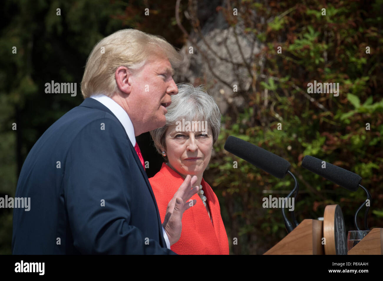 Il presidente statunitense Donald Trump e il Primo Ministro Theresa può tenere una conferenza stampa congiunta al Chequers, la sua residenza di campagna nel Buckinghamshire. Foto Stock