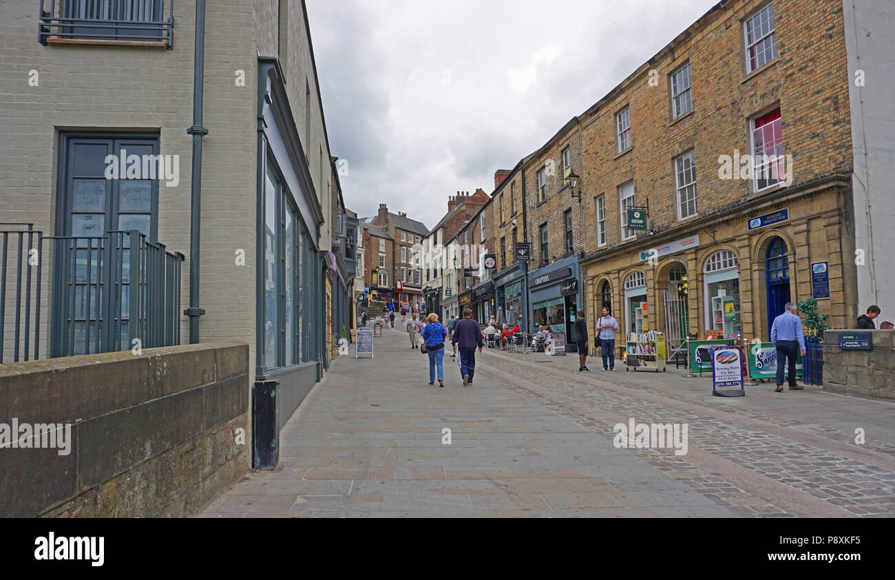 Durham City Inghilterra Old Elvet negozi e turisti Foto Stock