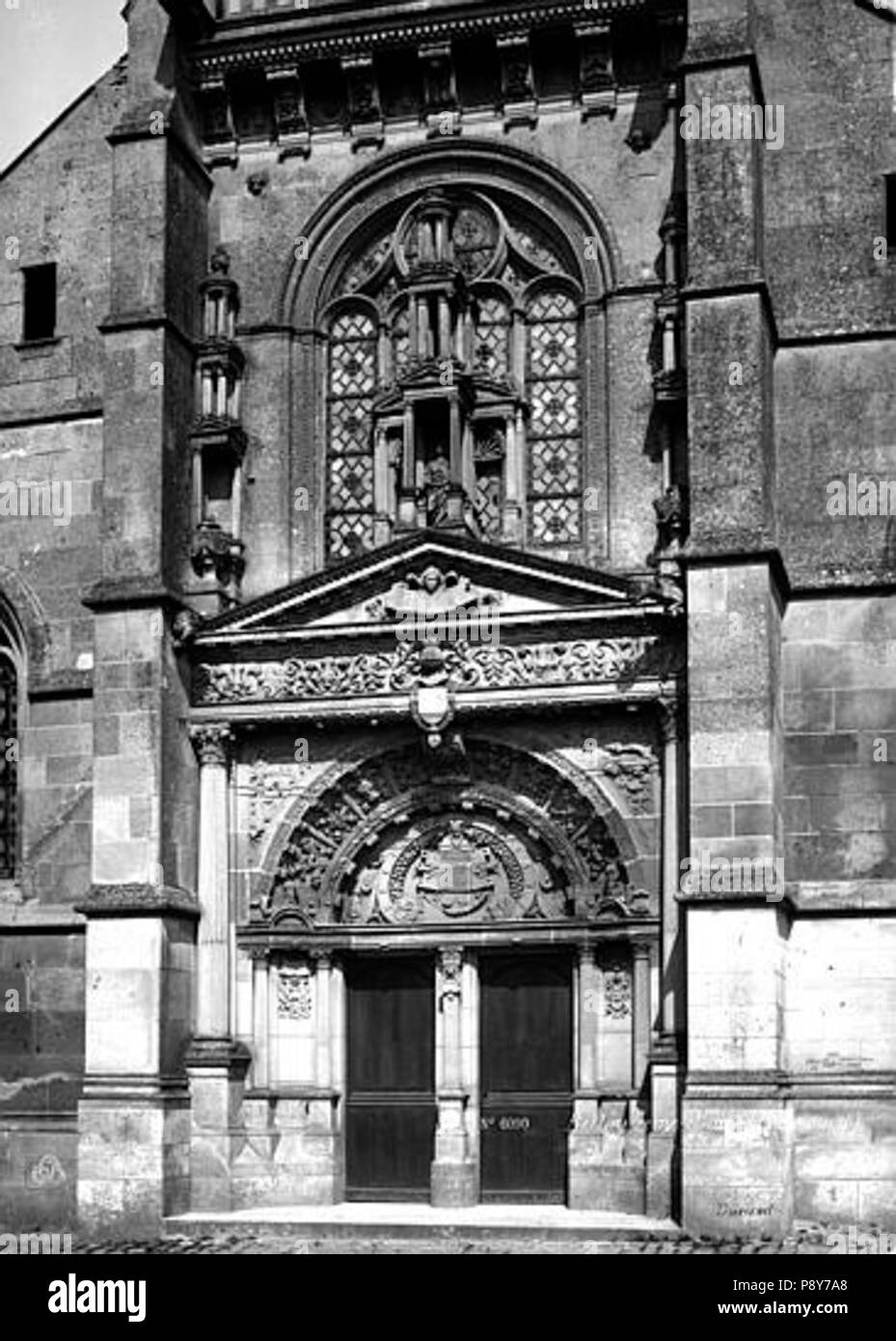 268 Eglise Saint-Georges - Portail ouest - Belloy-en-France - Médiathèque de l'architecture et du patrimoine - APMH00006090 Foto Stock