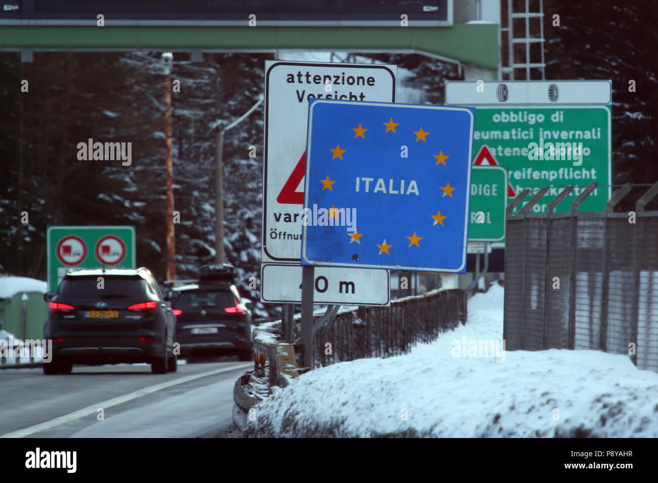 Gries am Brenner, Austria, valico di frontiera in Italia sul Passo del Brennero Foto Stock