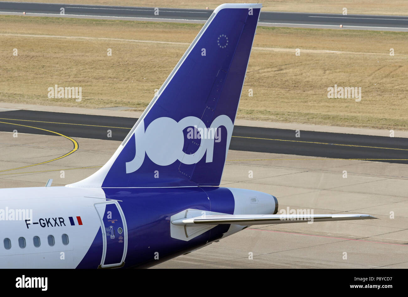 Berlino, Germania, la coda di un Airbus A320 della compagnia aerea Joon Foto Stock