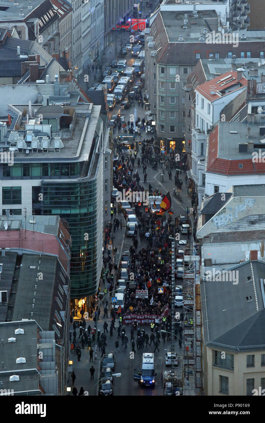 Berlino, Germania, vista panoramica, non per la dimostrazione Groko treno in Muenzstrasse Foto Stock