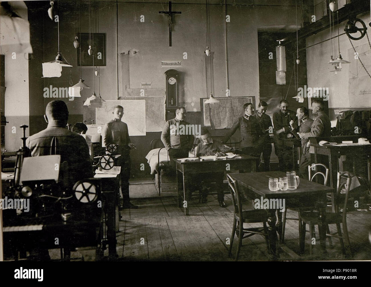 . 333 Hughes Zentrale des 10.A.K. (BildID 15507780) Foto Stock