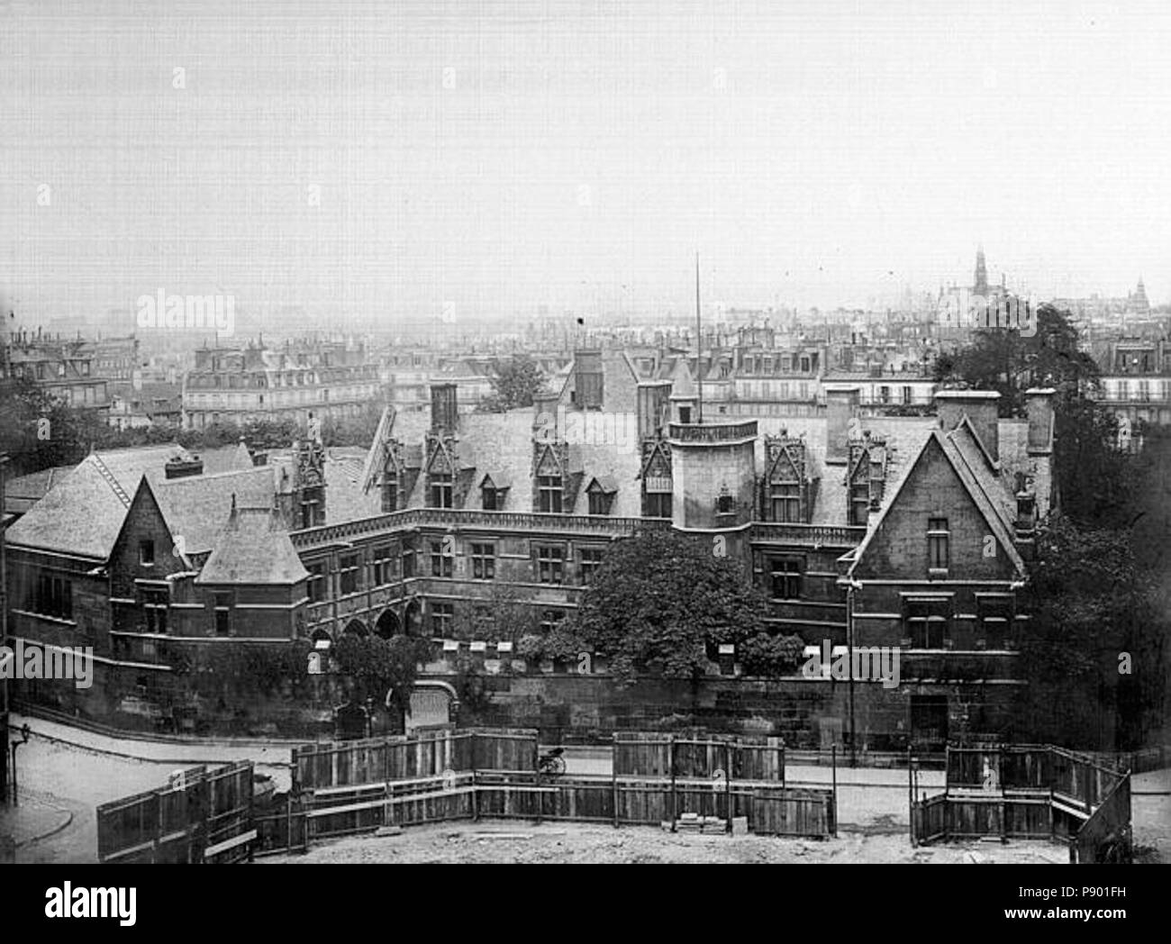334 Hôtel de Cluny (ancien) et palais des Thermes, Musée de Cluny - Vue d'ensemble nord - Paris 05 - Médiathèque de l'architecture et du patrimoine - APMH00016650 Foto Stock