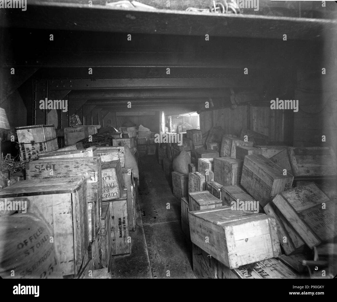 . 354 Junior Esercito e della Marina Stores Ltd magazzino sul 'Borodinò' (1911) RMG G11016 Foto Stock