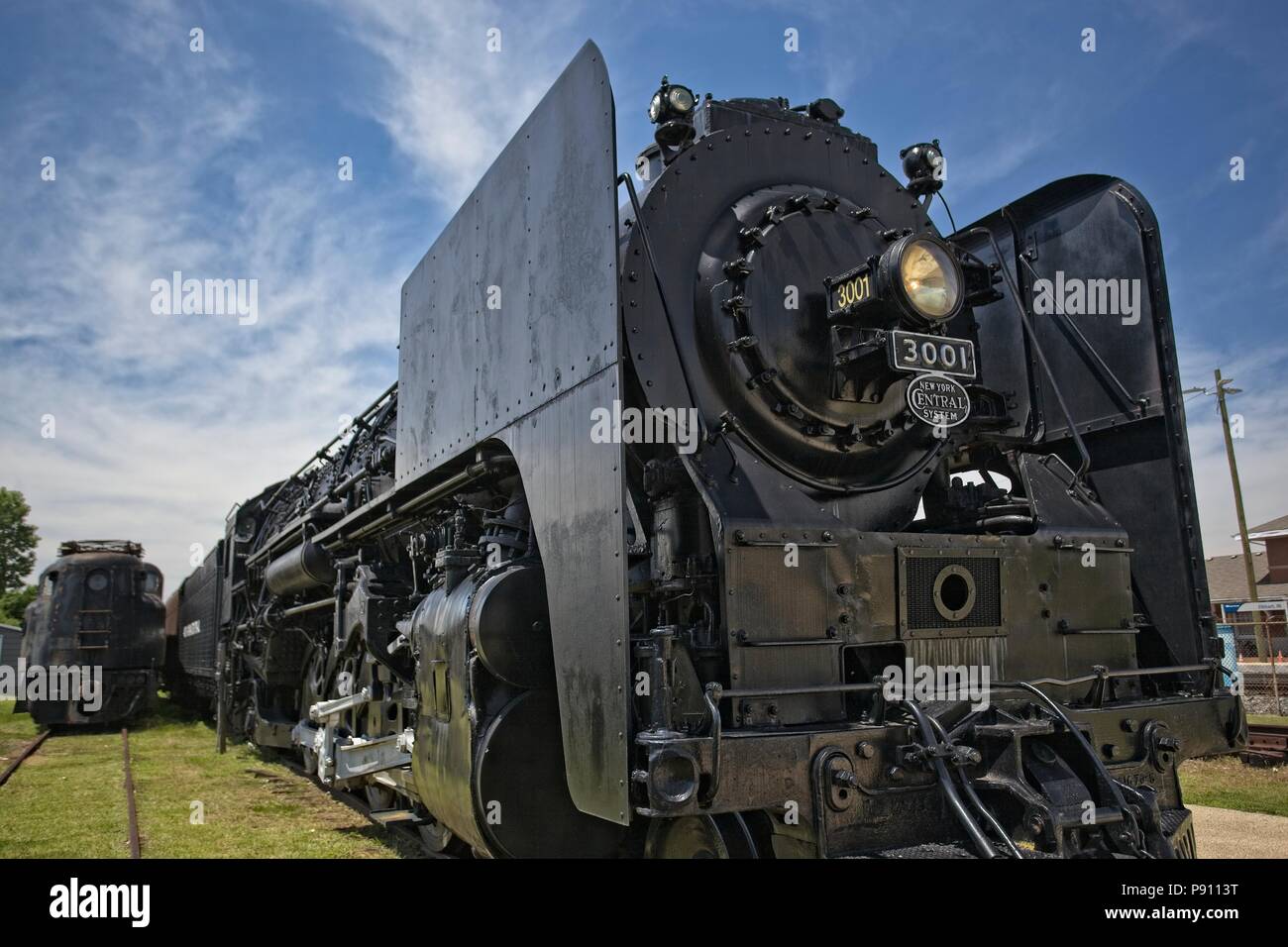 Ripristinato New York central 4-8-2 Mohawk locomotiva a vapore numero 3001, costruito dalla American Locomotive Company di Schenectady New York in 1940. La lunghezza di taglio Foto Stock Ripristinato New York central 4-8-2 Mohawk locomotiva a vapore numero 3001, costruito dalla American Locomotive Company di Schenectady New York in 1940. La lunghezza di taglio Foto Stock