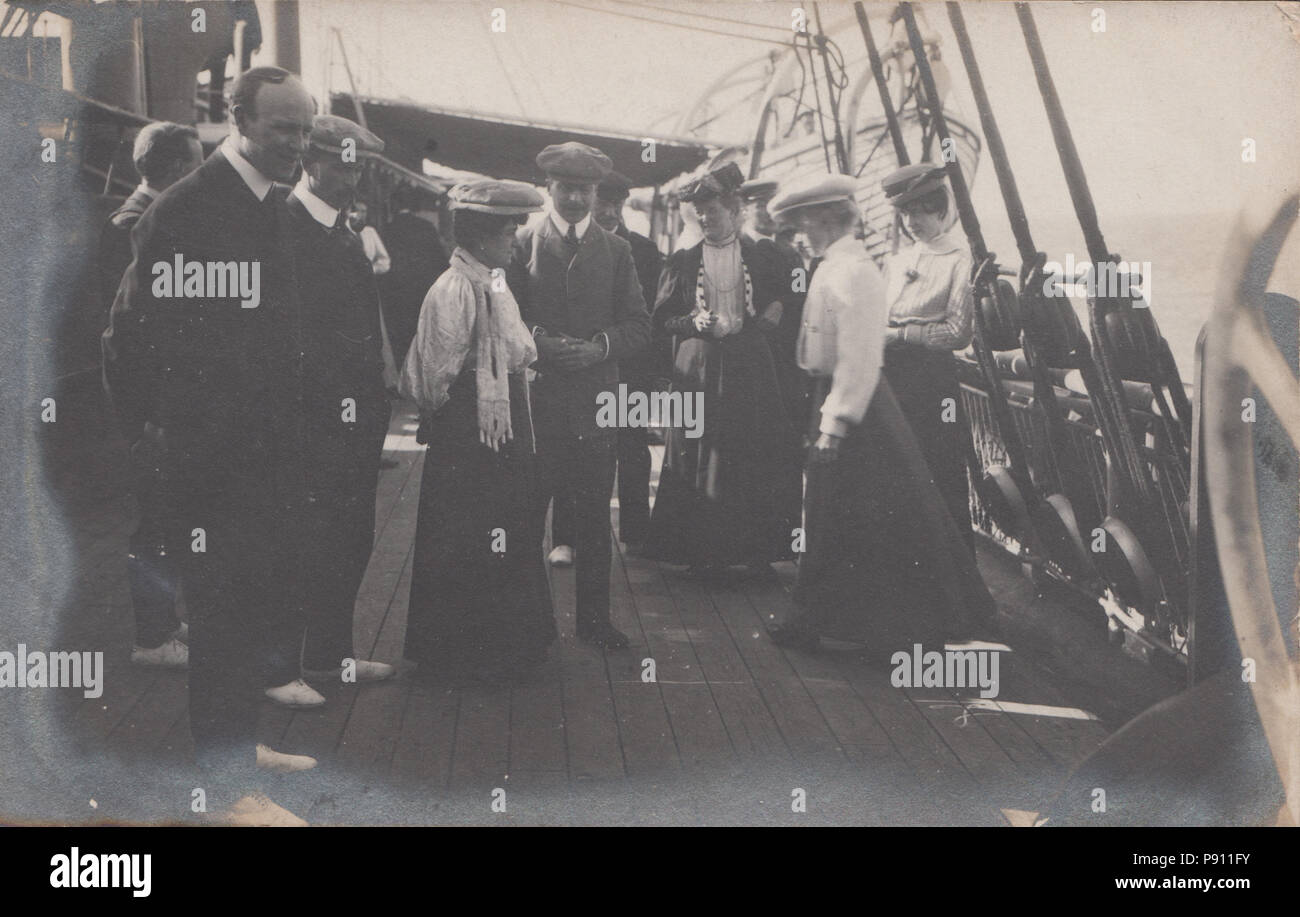Vintage Fotografia di equipaggio e passeggeri su un Edwardian nave da crociera Foto Stock