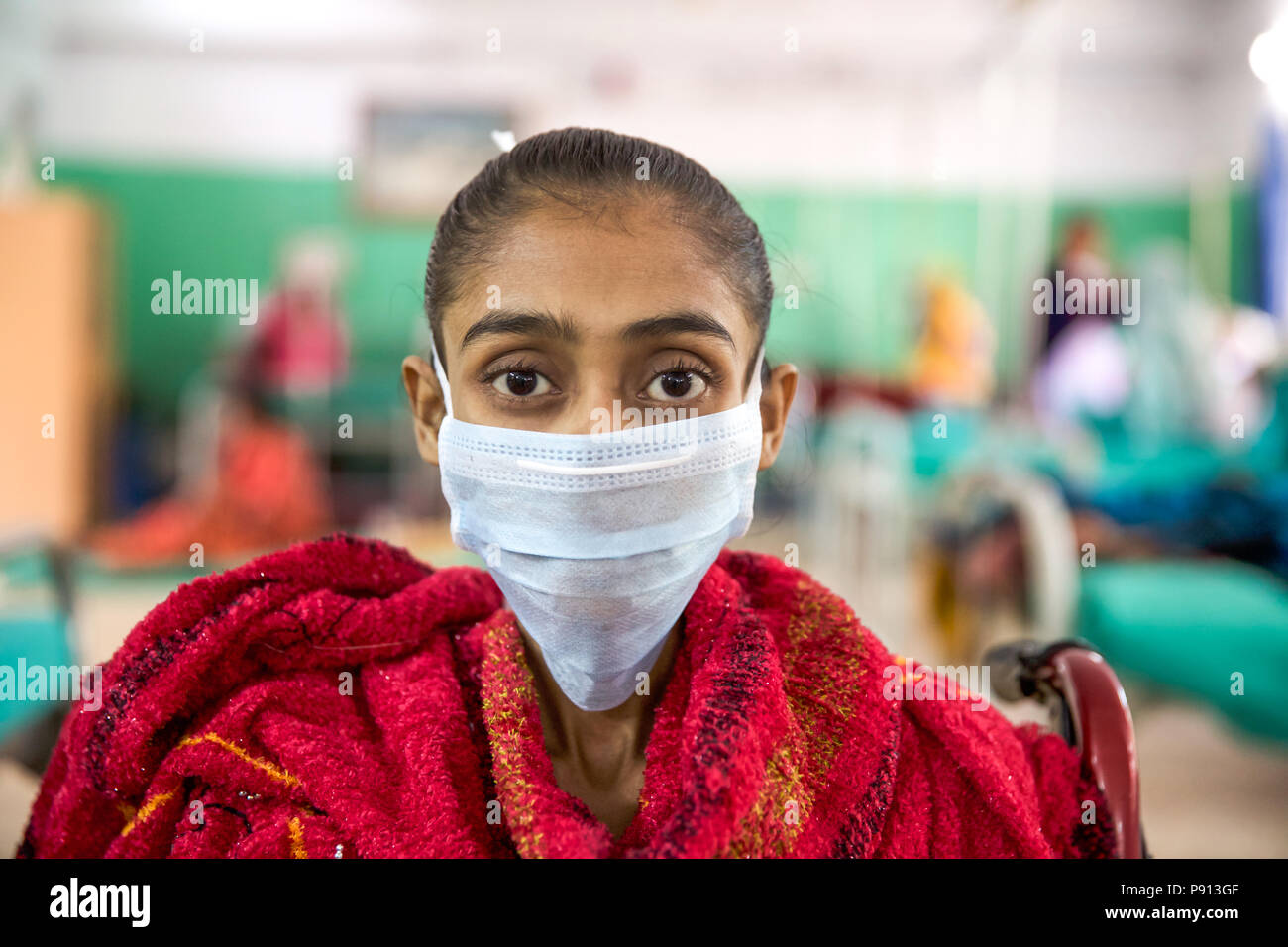I medici tedeschi fornire assistenza medica nella baraccopoli di Kolkata - India Foto Stock