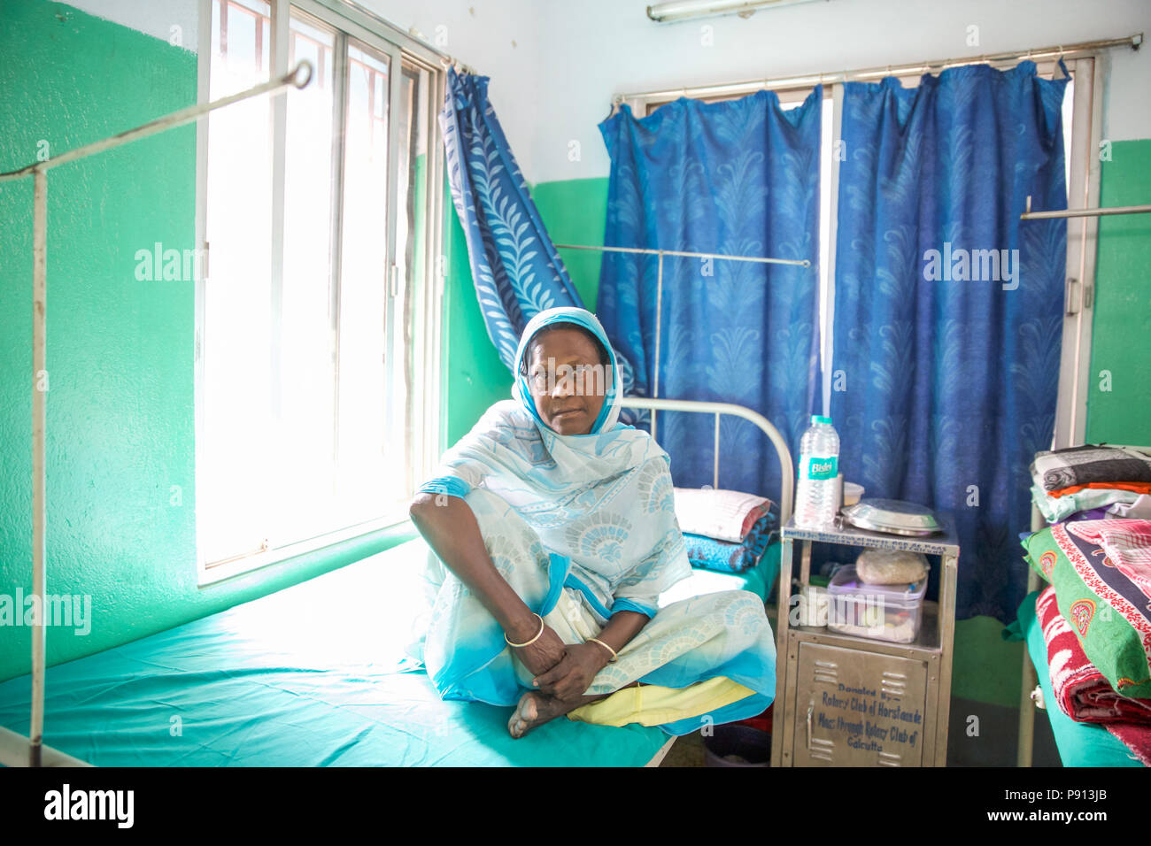 I medici tedeschi fornire assistenza medica nella baraccopoli di Kolkata - India Foto Stock