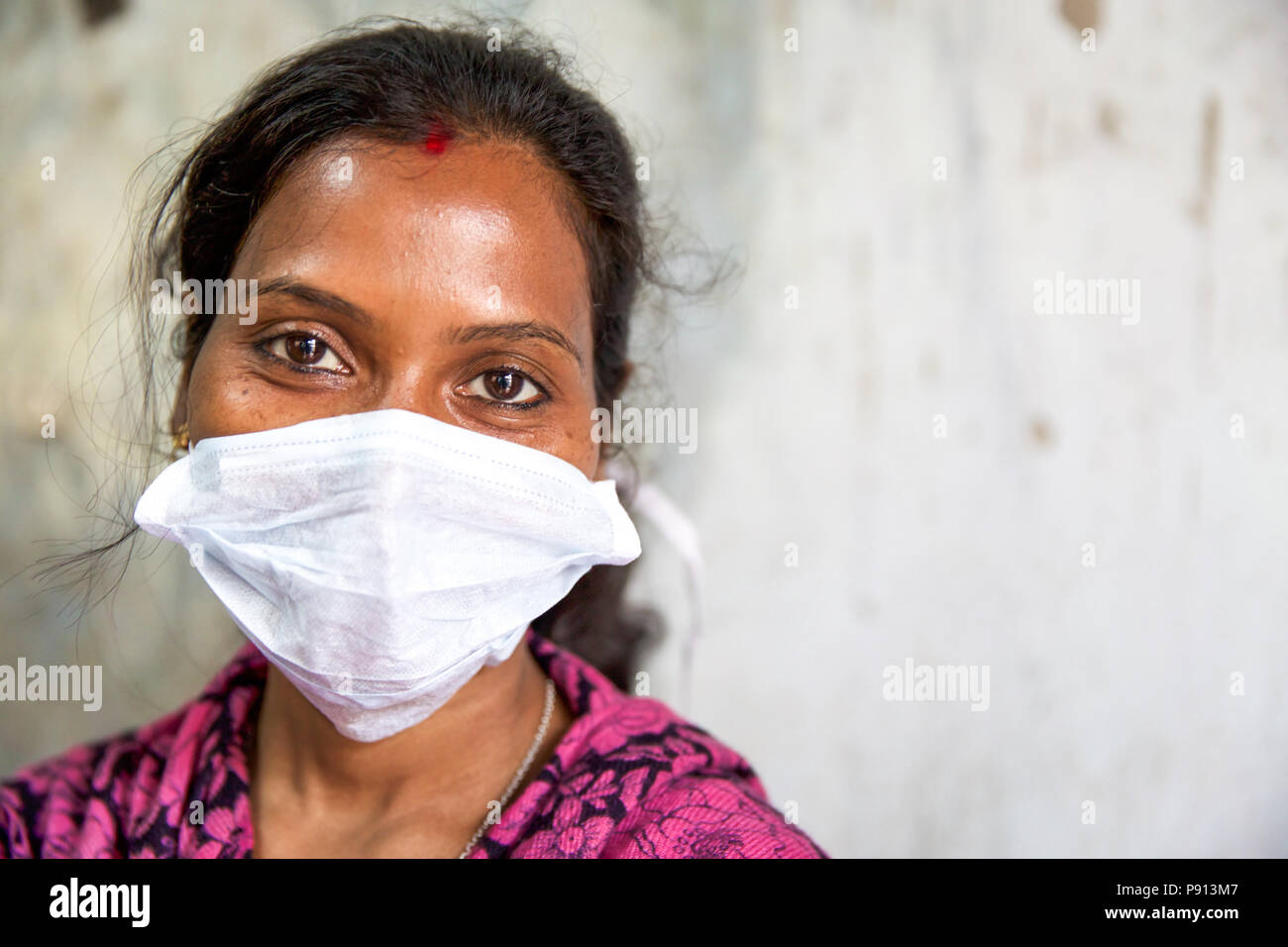 I medici tedeschi fornire assistenza medica nella baraccopoli di Kolkata - India Foto Stock