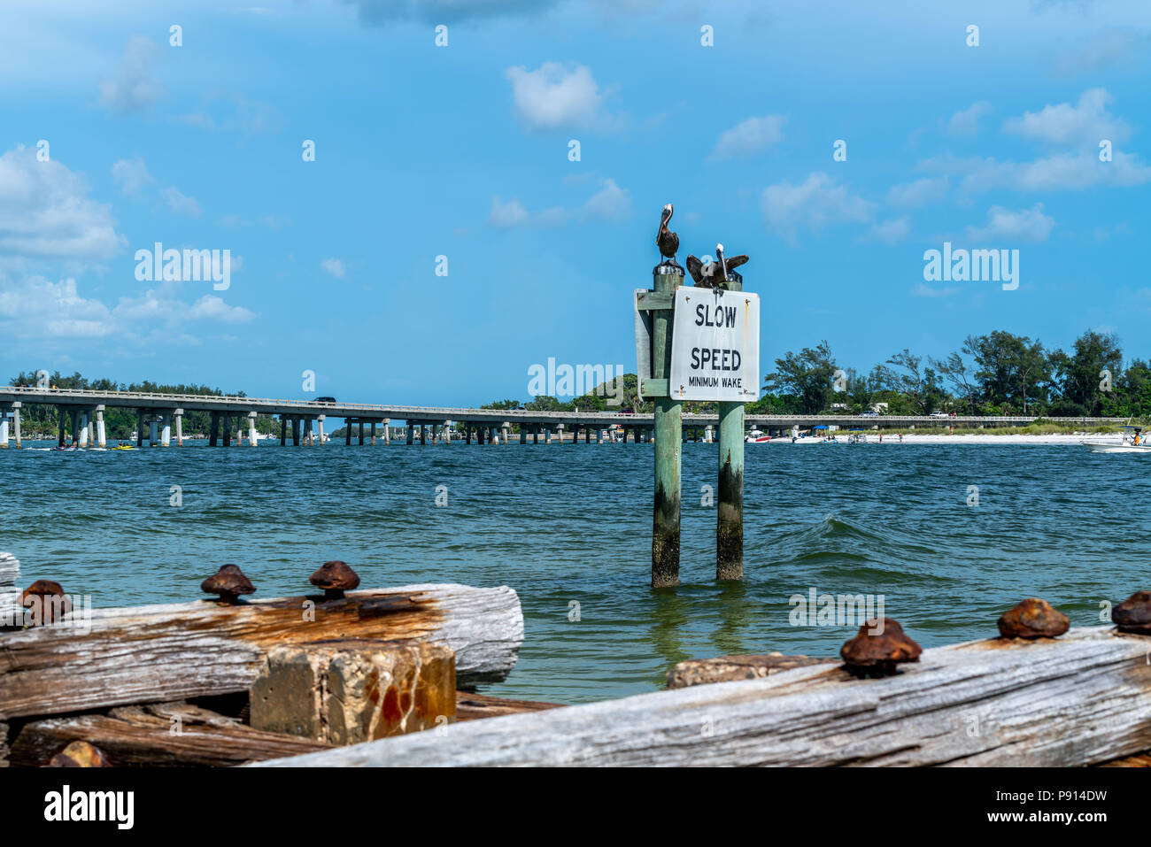 Un caldo e breezy day presso la spiaggia su Anna Maria Island nel sud-ovest della Florida. Foto Stock