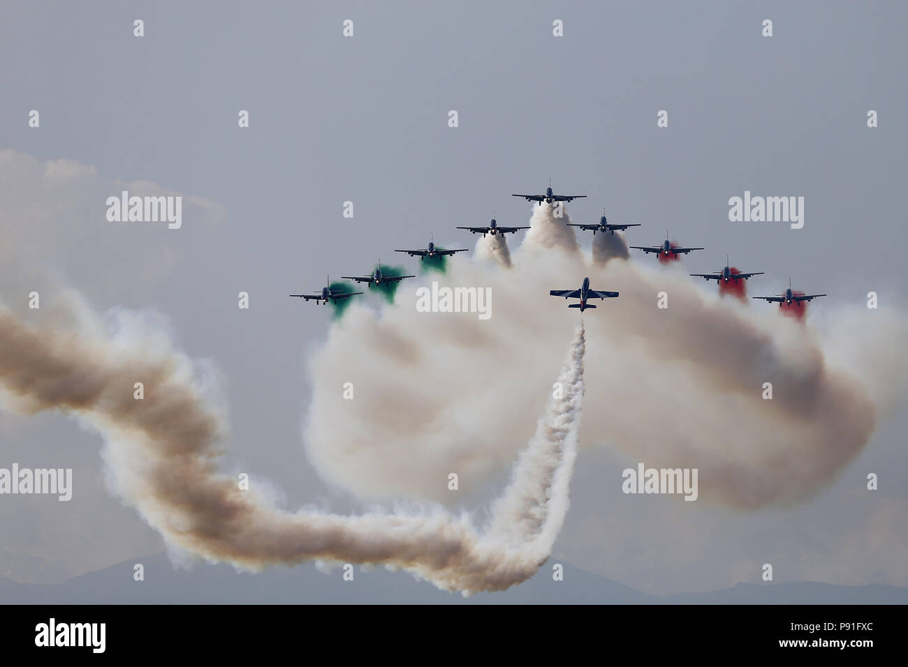 Torino, Italia. Dal 01 Giugno, 2018. mostra delle frecce a Torino AIR SHOW 2016 centenario Aeritalia Credit: Indipendente Agenzia fotografica/Alamy Live News Foto Stock