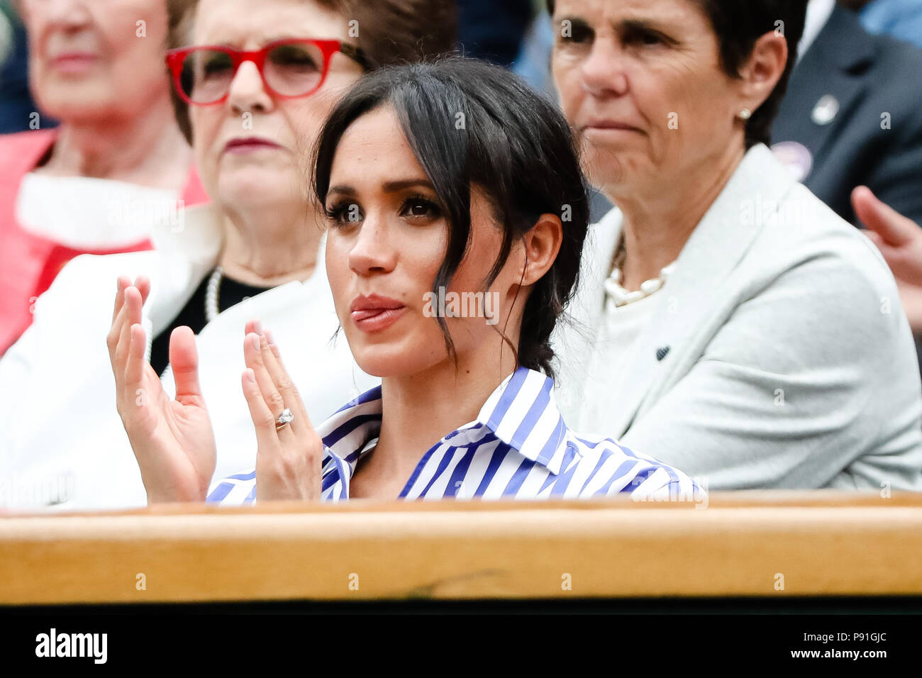 Londra, UK, 14 Luglio 2018: Meghan, duchessa di Sussex, visitando uomini della semifinale al giorno 12 al Wimbledon Tennis Championships 2018 All England Lawn Tennis e Croquet Club di Londra. Credito: Frank Molter/Alamy Live news Foto Stock