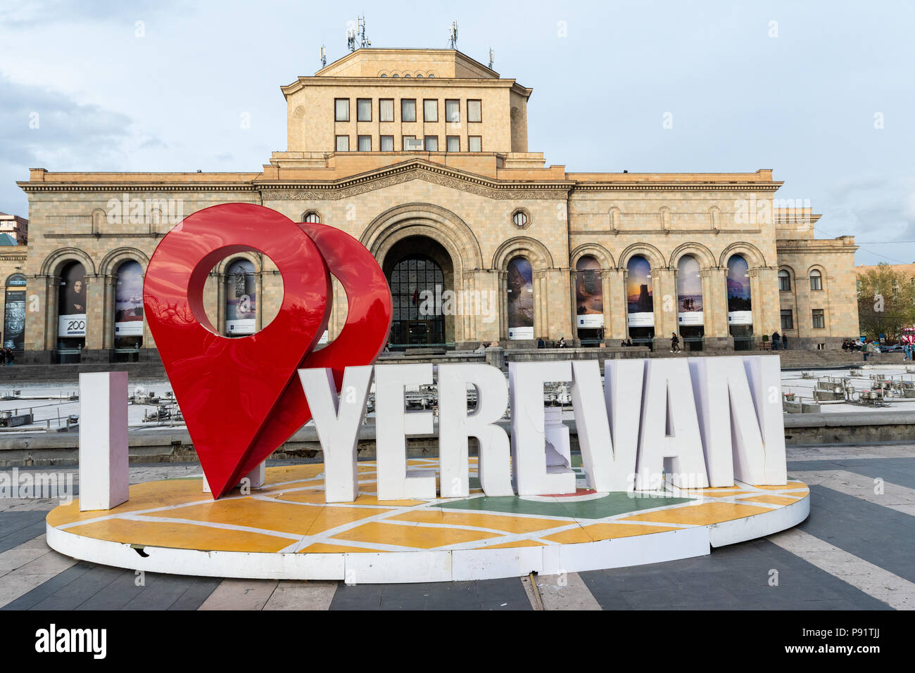 YEREVAN, Armenia - Martch 2018: "Io amo Yerevan' monumento sulla piazza della Repubblica nel centro di Yerevan, Armenia Foto Stock