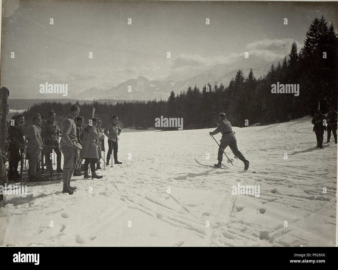 418 Militär Skilaufen a Villach. Offizierslaufen Ziel. (BildID 15468025) Foto Stock