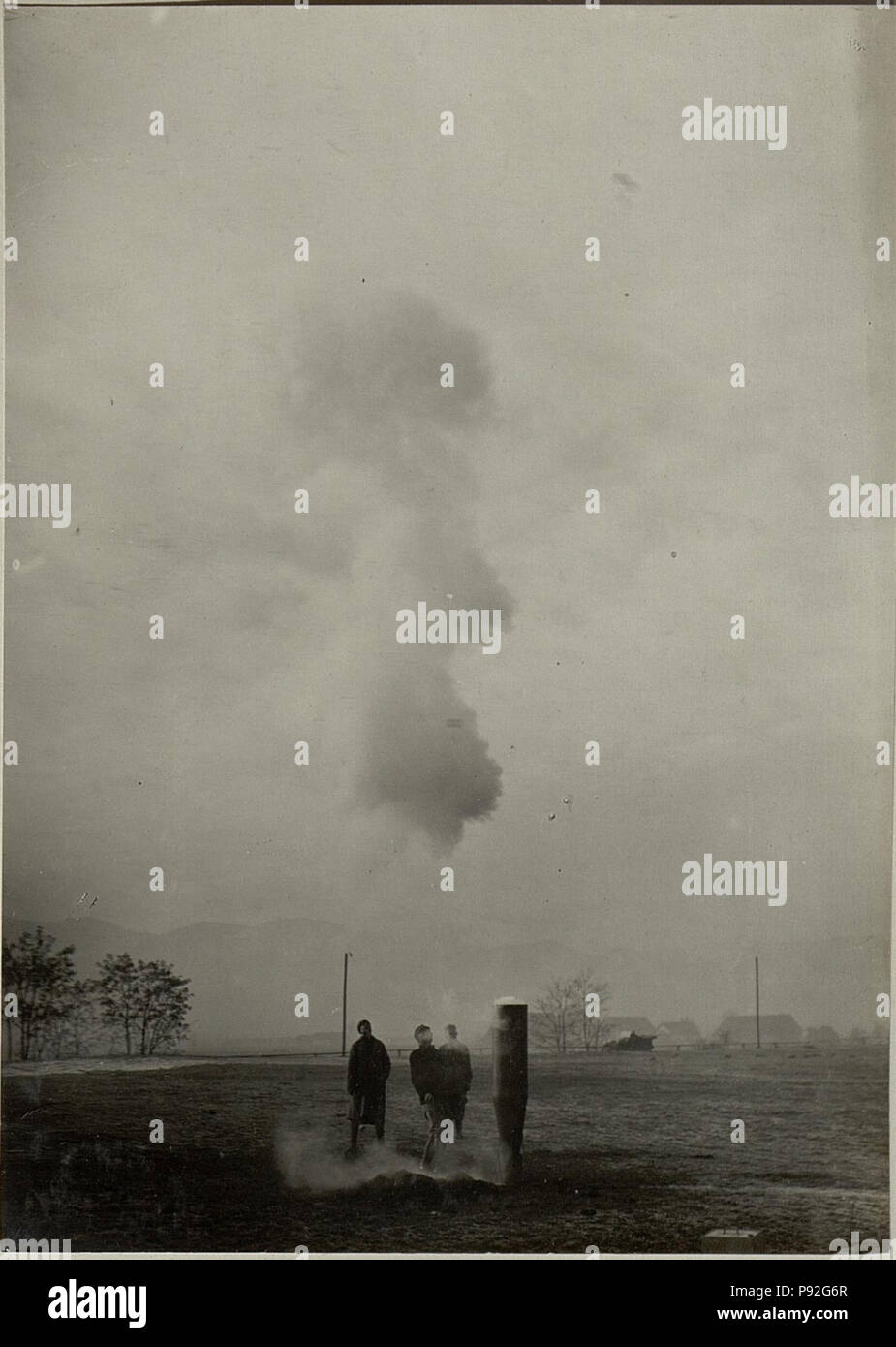 476 Rauchringrohr zur Darstellung der Rauchringe bei den 30,5 cm Mörsern M.11. Exerzierplatz Villach. (BildID 15466202) Foto Stock