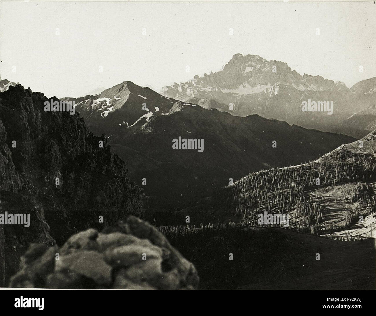 . 447 Panorama Standpunkt Settsass,(1. Teilbild = WK1 ALB15 04116a) Col di Lana - Vorkuppe BildID (15421270) Foto Stock