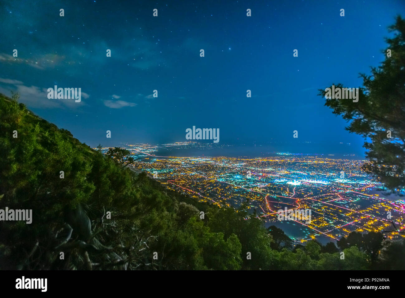 Vista della città Provo forma squaw peak di notte Foto Stock