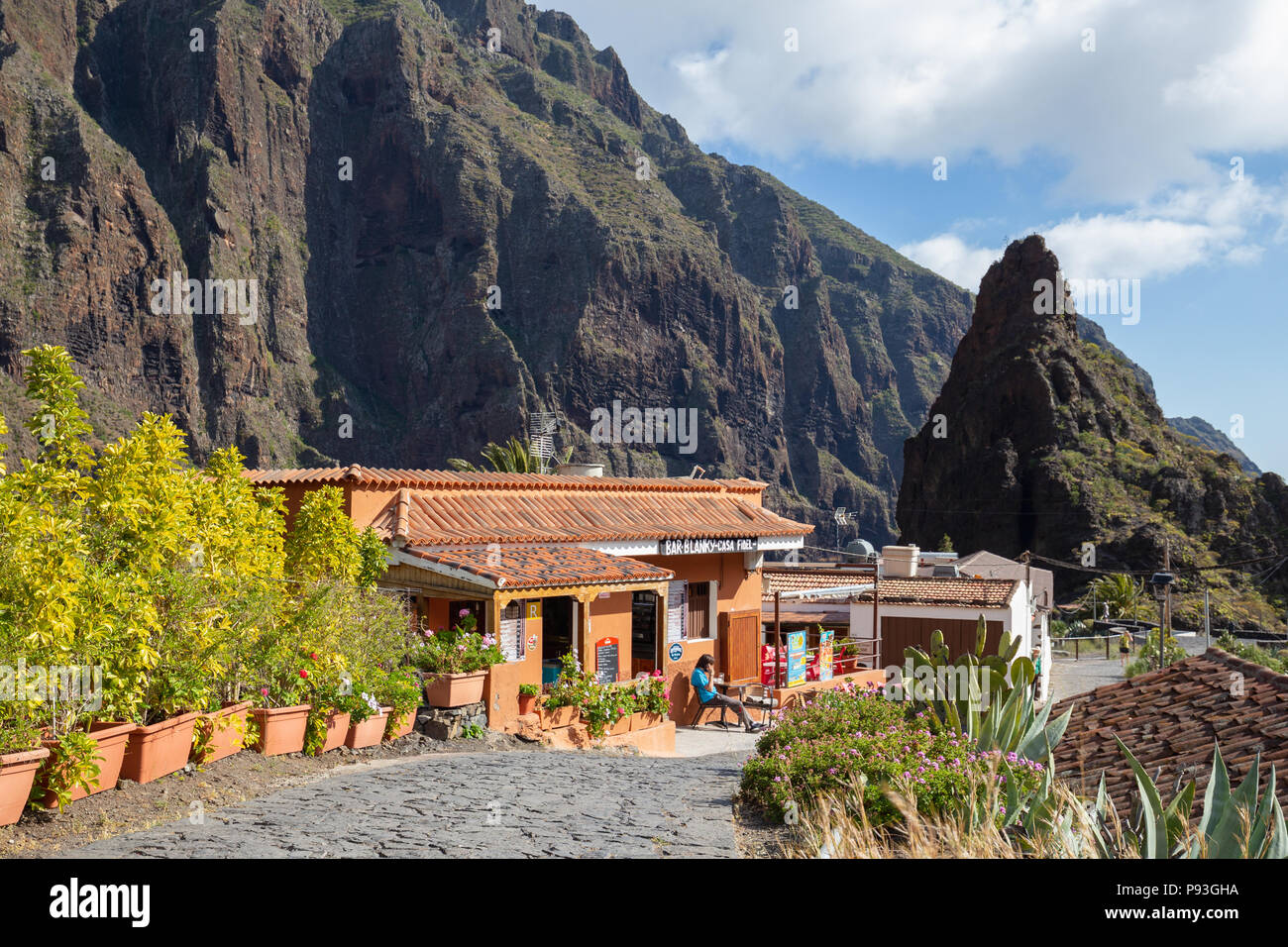 MASCA, TENERIFE - 21 Maggio 2018: la parte anteriore del ristorante nel villaggio di Masca, la più famosa destinazione turistica in Tenerife, Spagna. Foto Stock