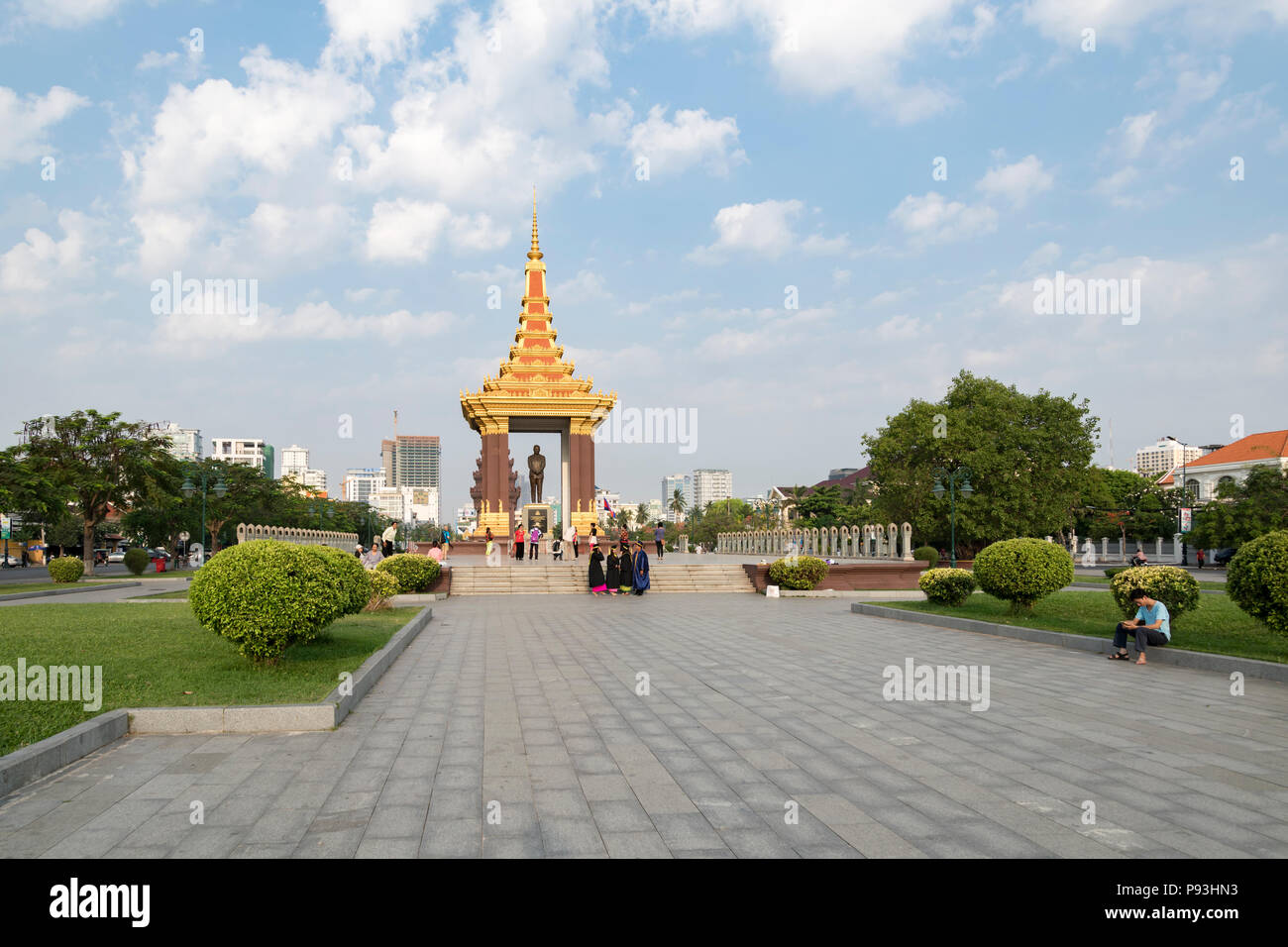 Memorial Park con la statua di Sua Maestà Preah Bat Samdech Preah Norodom Sihanouk, Phnom Penh Cambogia Foto Stock